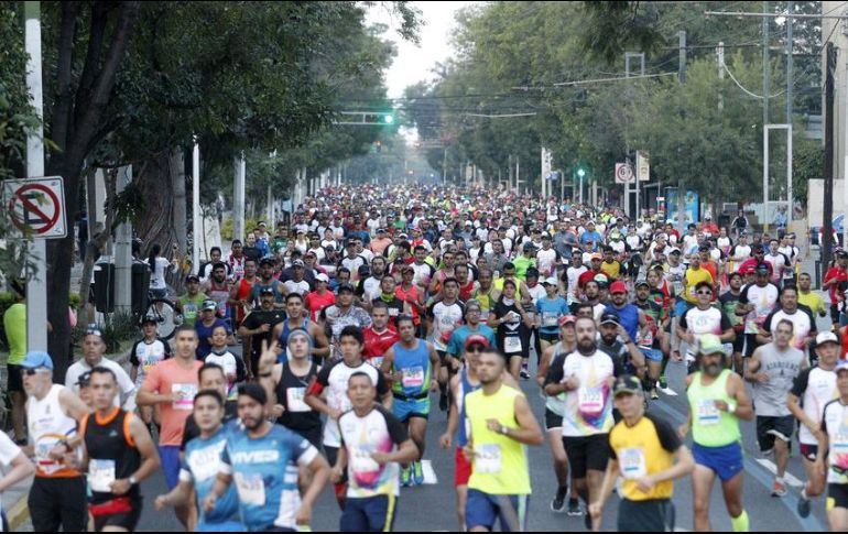 Esperan a cinco mil corredores en la prueba de los 42 kilómetros y a tres mil 500 dentro de la carrera de relevos. EL INFORMADOR / ARCHIVO