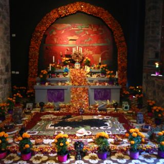 Los 10 elementos indispensables del altar de muertos