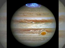 Júpiter, que tiene un poderoso campo magnético, actúa como un imán gigantesco que alberga intensas auroras. Twitter / @esascience