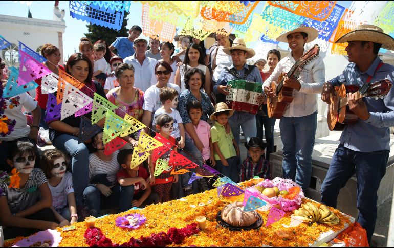 En la presentación de Google también se pueden observar las ofrendas del Zócalo capitalino. EL INFORMADOR/ ARCHIVO