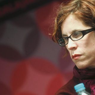 Dan a Nona Fernández el Premio Sor Juana 2017