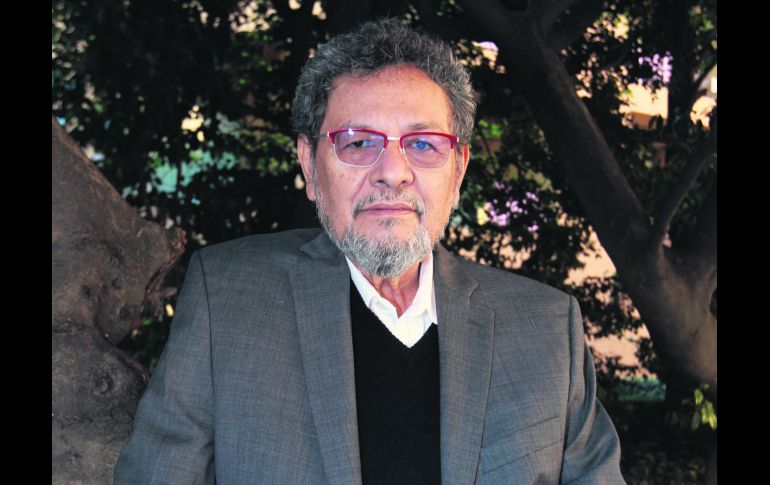 Élmer Mendoza. El escritor explora a profundidad el mundo del narcotráfico. EFE