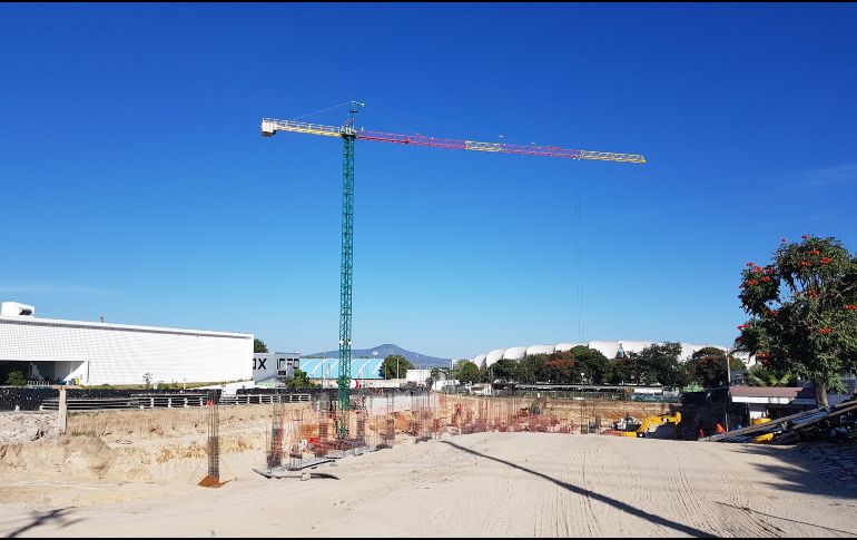 Los trabajadores ya excavaron hasta el límite del sótano dos y realizaron la estabilización del talud de la pared que colinda con las antiguas instalaciones de Obras Públicas. EL INFORMADOR/I. Martínez