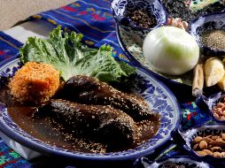 El consumo de tamales, el mole, el pan de muerto y otros platillos tradicionales, se puede derivar en un exceso de comida. NTX / ARCHIVO