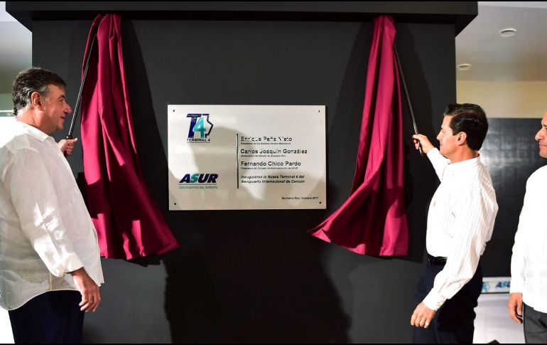 El presidente Enrique Peña Nieto presidió la ceremonia de inauguración del martes en el aeropuerto de la ciudad turística caribeña. NTX / PRESIDENCIA