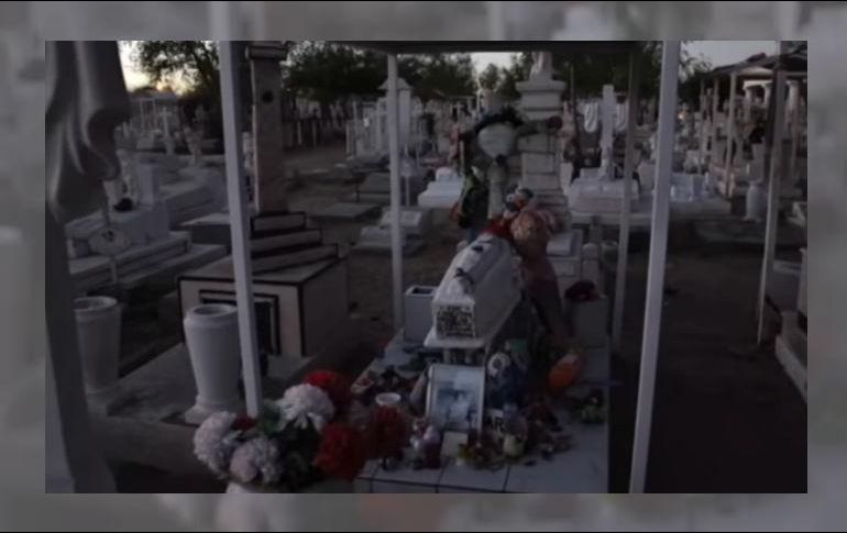 En el epitafio de Carlos Angulo F. se puede leer que nació el 3 de octubre de 1929 y murió el 1 de enero de 1940. YOUTUBE / Azteca Sonora