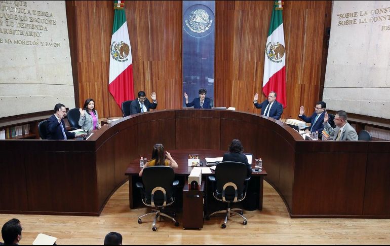 Los magistrados declararon inoperantes los alegatos a gastos no reportados respecto a desplegados y eventos musicales. TWITTER / @TEPJF_informa