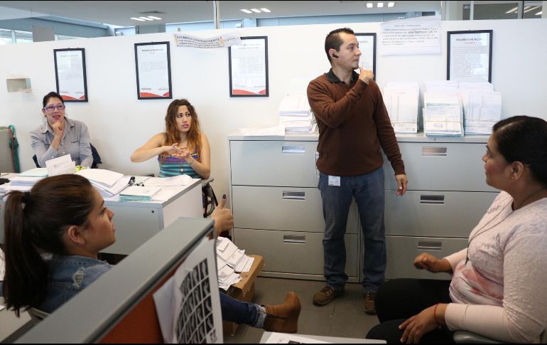 Personal de la Tesorería municipal. Su directora, Sandra Tovar, afirmó que se han que se han atendido puntualmente los pagos. FLICKR/gobiernodetlajomulco