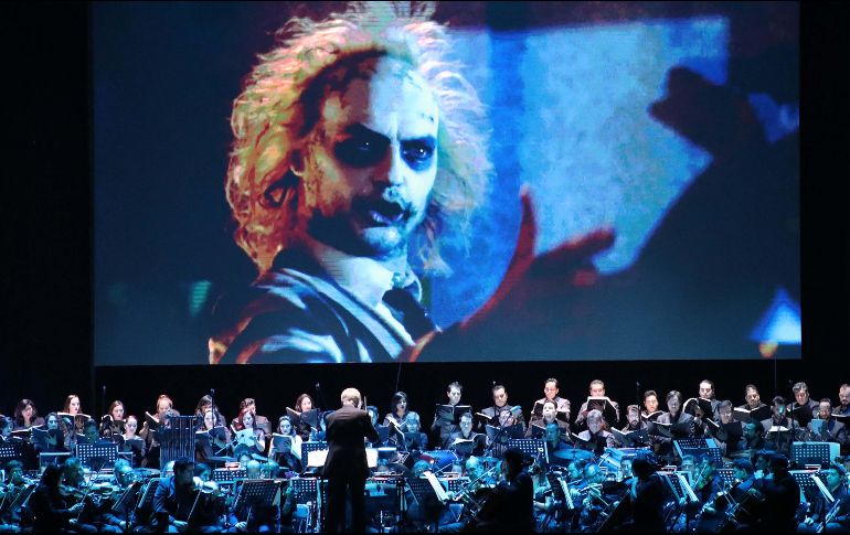 La orquesta condujo una noche de nostalgia nostalgia por películas como 