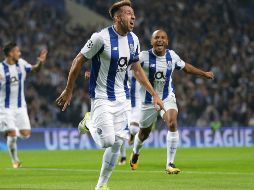 El tijuanense marca el primer gol del Porto al minuto 13. AP/L. Vieira