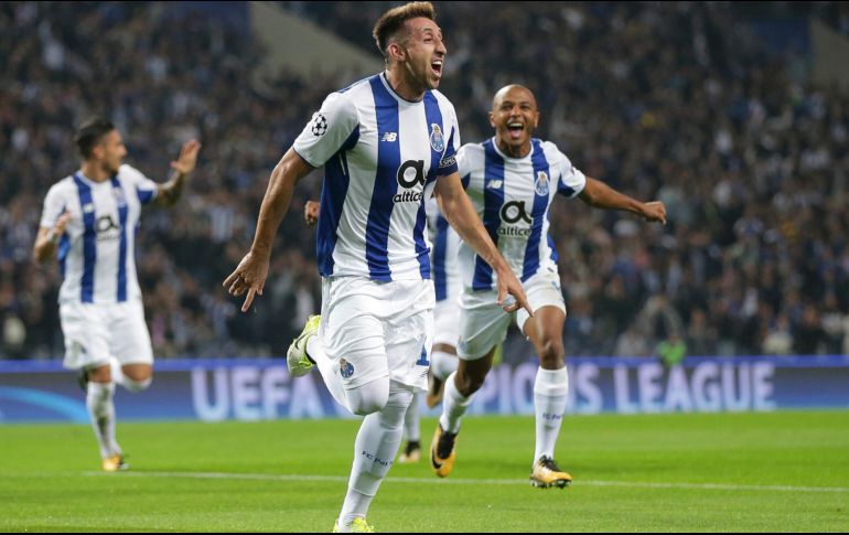 El tijuanense marca el primer gol del Porto al minuto 13. AP/L. Vieira