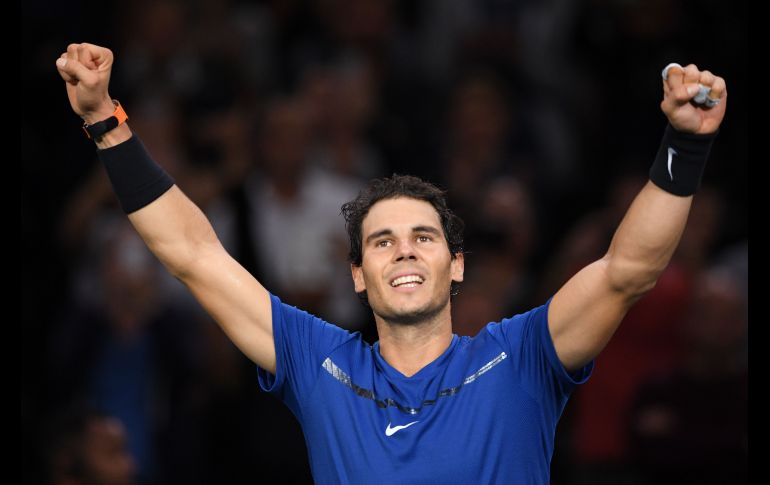 El tenista Rafael Nadal celebra su victoria ante el surcoreano Chung-Hyeon en la final del Masters 1000 de París. El español finalizará el año como número 1 del mundo gracias a este resultado. AFP/C. Archambault
