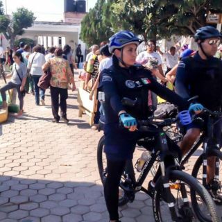Montan operativo de seguridad en panteones de Zapopan