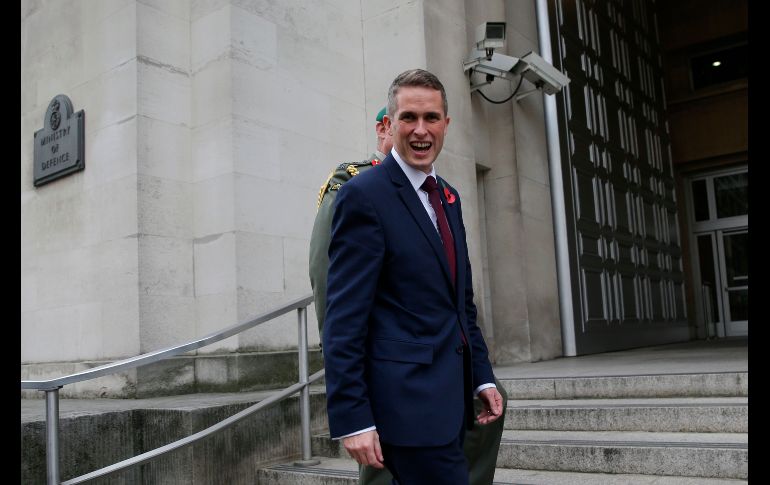 Tras conocerse su nombramiento, Williamson rehusó hacer declaraciones a los medios que esperaban a la salida de Downing Street. AFP/D. Leal-Olivas