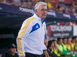 Sobre la pantalla y con buen humor, Ricardo Ferretti dijo al final del cotejo: ''yo no la pondría, el Estadio Jalisco es demasiado bonito para tener esa porquería en medio. MEXSPORT / C. De Marchena