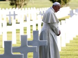 El Papa Francisco visita el Cementerio Americano de Nettuno, una localidad ubicada al sur de Roma. EFE / S. Rellandini