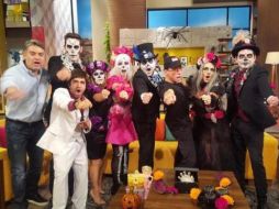 Desinhibido y con sentido del humor, Van Damme bromeó con los conductores. Instagram/HOY