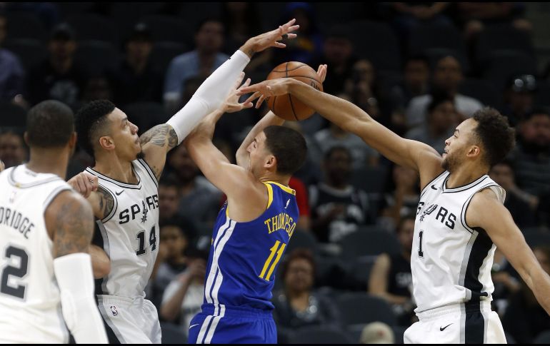 Klay Thompson lideró anoche la ofensiva de Golden State al anotar puntos. AFP/R. Cortés