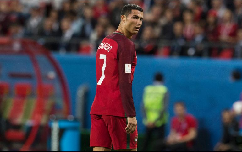 ''Las ausencias son por motivos distintos'', dijo el entrenador Fernando Santos. ''Algunas son por mi opinión, otras por lesiones''. MEXSPORT / ARCHIVO