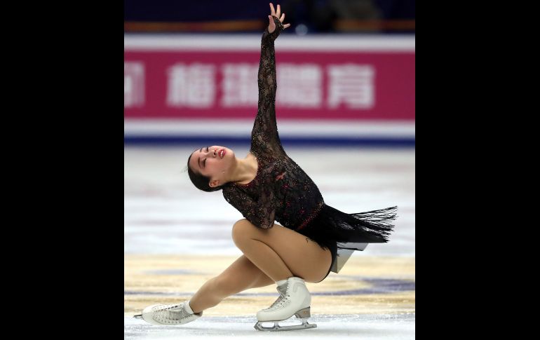 La japonesa Mai Mihara compite en la Copa Audi de China de patinaje artístico en Pekín. AP/M. Schiefelbein