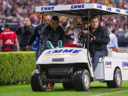 El argentino se vio obligado a salir de cambio en la recta final del encuentro tras una desafortunada jugada en la que sufrió la aparatosa lesión. MEXSPORT / ARCHIVO