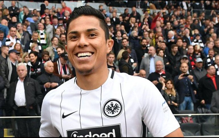 Salcedo comienza a ganar espacio en el equipo alemán. TWITTER/@Eintracht