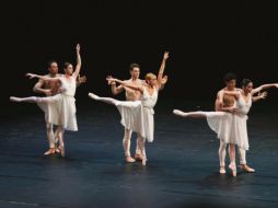 Pasión y entrega. El grupo en la demostración de técnica y estética. EL INFORMADOR/E. Barrera