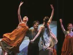 Los personajes combinaron el teatro y la danza, provocando risas y muestras de emoción con cada escena. EL INFORMADOR/G. Gallo
