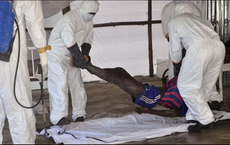 La epidemia causó más de 11 mil 300 muertos e infectó a cerca de 29 mil personas, principalmente en África del Oeste. AP/ARCHIVO
