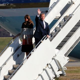 Trump llega a Japón para iniciar su gira asiática