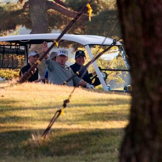 Shinzo Abe recibe a Trump con una ronda de golf