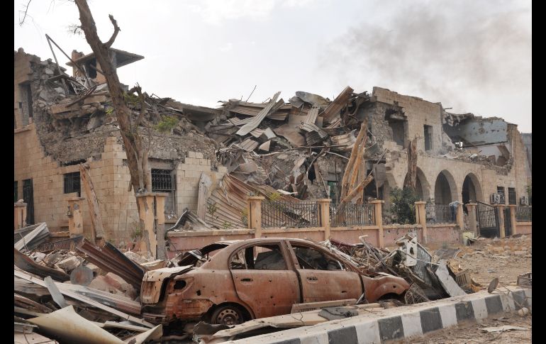 Daños en la ciudad siria Deir Ezzor tras un operativo militar contra las fuerzas del Estado Islámico, en el cual las fuerzas del gobierno retomaron su control. AFP