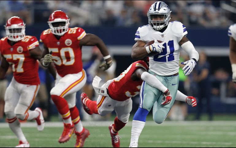 Ezekiel Elliott acarreó el touchdown para tomar la ventaja definitiva tras otro aplazamiento de una suspensión de seis partidos. AP / B. Wade