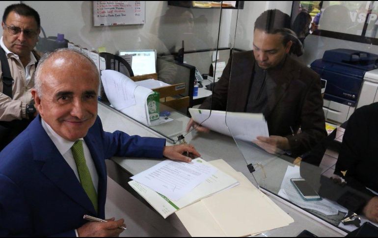 Pedro Ferriz de Con acudió al TEPJF para demandar respuesta del  Instituto Nacional Electoral sobre su solicitud, hecha el 29 de octubre. FACEBBOK/PedroFerrizC