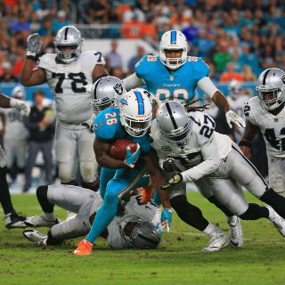 Raiders se impone a Delfines en partido de la NFL