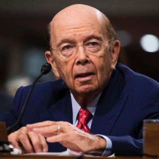 Escándalo de evasión fiscal vincula al secretario de Comercio de EU con Rusia