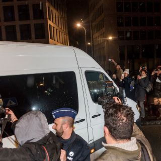 Puigdemont envía mensaje a compañeros encarcelados en España