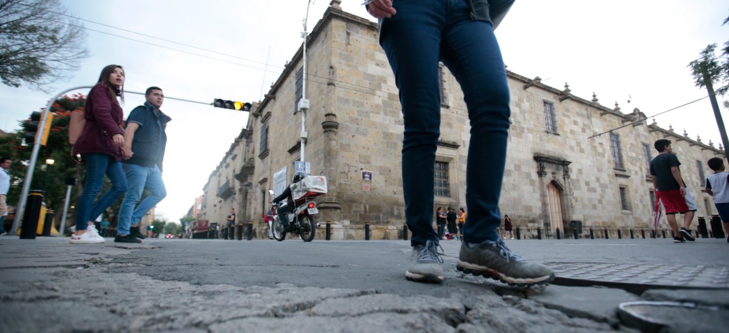 Calles diseñadas para tránsito ligero son usadas por transporte urbano y de carga. EL INFORMADOR/Archivo