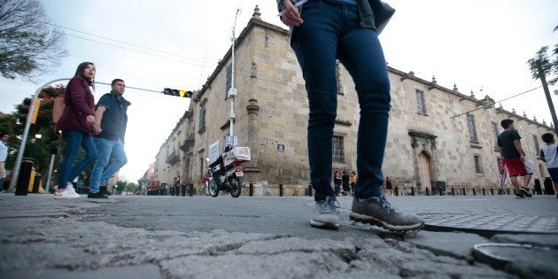 Zonas 30 acumulan da&ntilde;os por obras de L&iacute;nea 3