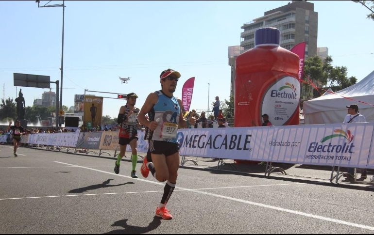 Desde las 7:00 horas del domingo, siete mil 281 participantes recorrieron la ruta del maratón que partió desde La Minerva. EL INFORMADOR / G. Gallo.