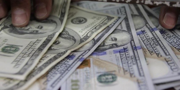 D&oacute;lar se vende hasta en 19.48