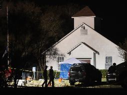 El tiroteo dentro de la iglesia baptista dejó 26 muertos, entre ellos niños y ancianos que acudían al servicio religioso. AFP / S. Olson