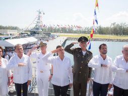 Durante la ceremonia, Peña estuvo acompañado por varios secretarios. TWITTER/ @PresidenciaMX