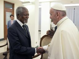 Annan estuvo acompañado por algunos miembros de la organización The Elders (Los ancianos, en español). AP / OSSERVATORE ROMANO