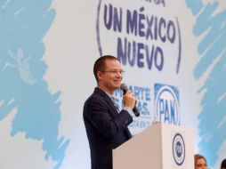 Morena señaló que Anaya sólo habla bien inglés, pero no es un buen político y además traiciona. FACEBOOK / Ricardo Anaya Cortés