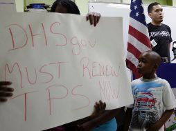El programa TPS permite a inmigrantes de algunos países residir legalmente en Estados Unidos de manera temporal. AP / L. Sladky