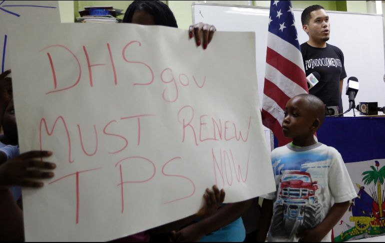 El programa TPS permite a inmigrantes de algunos países residir legalmente en Estados Unidos de manera temporal. AP / L. Sladky
