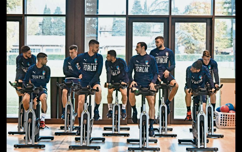 Confianza. La Selección italiana entrena en Coverciano, de cara al Repechaje contra Suecia, el cual prevén ganar. EFE
