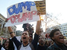 Desde el día siguiente a la elección de Trump, habitantes salieron a las calles a gritar y expresar su rechazo al republicano. AP/ARCHIVO
