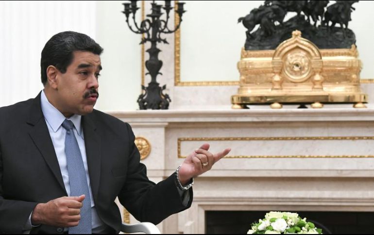 Maduro ha amenazado repetidamente con tomar medidas contra los medios privados y las redes sociales, a los que acusa de favorecer a la oposición. AP / ARCHIVO